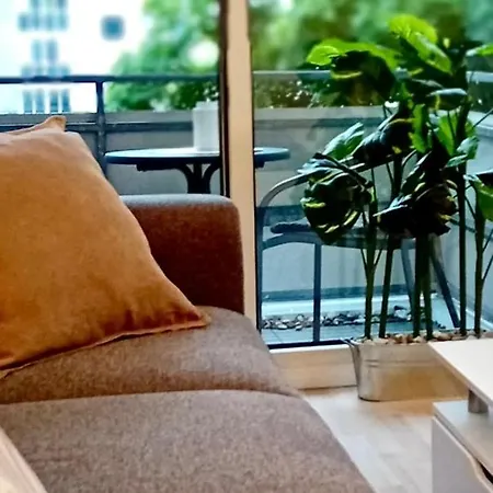 With Balcony * إنغولشتات