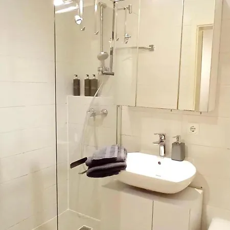 With Balcony Apartman *